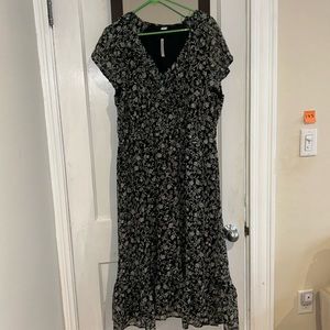 NWT Black & White Old Navy Floral Dress